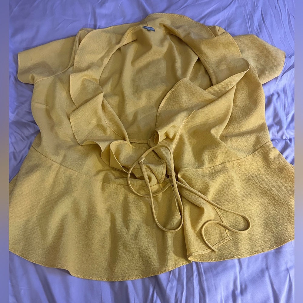 Yellow Charlotte Russe, tie in the front blouse. Size XL.